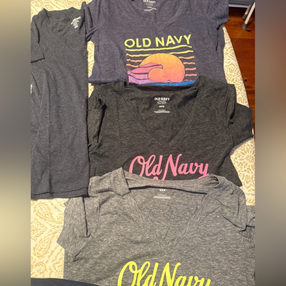 Old navy size medium short sleeve top women